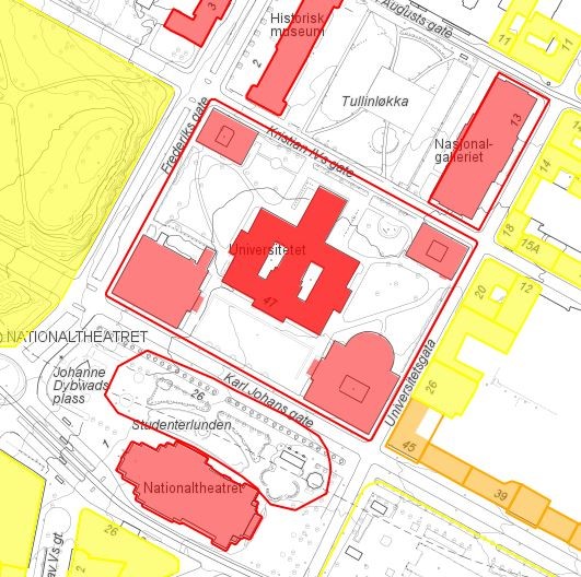 Bilde av kart som viser fredet lokalitet (rødt omriss), med 5 bygninger som fredede enkeltminner (røde flater) innenfor lokaliteten.